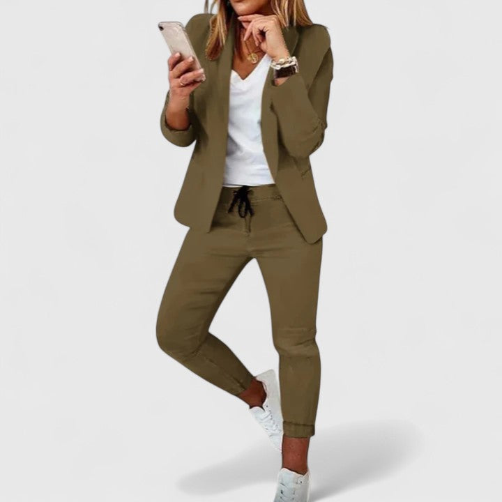 Everly | Sophisticated Suit