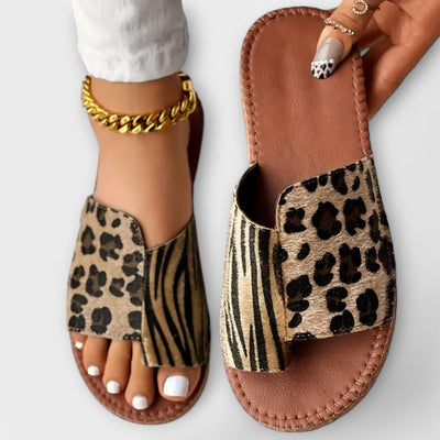 Thrisia | Stylish Bicolor Slippers with Leopard Print