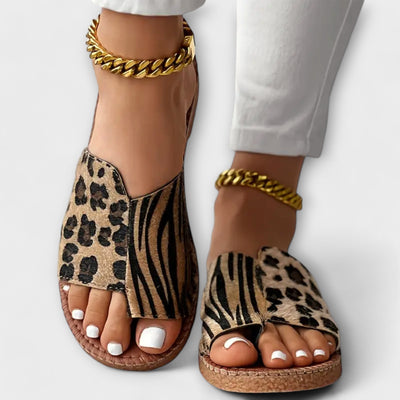 Thrisia | Stylish Bicolor Slippers with Leopard Print