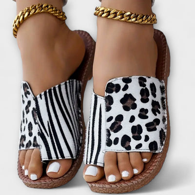 Thrisia | Stylish Bicolor Slippers with Leopard Print