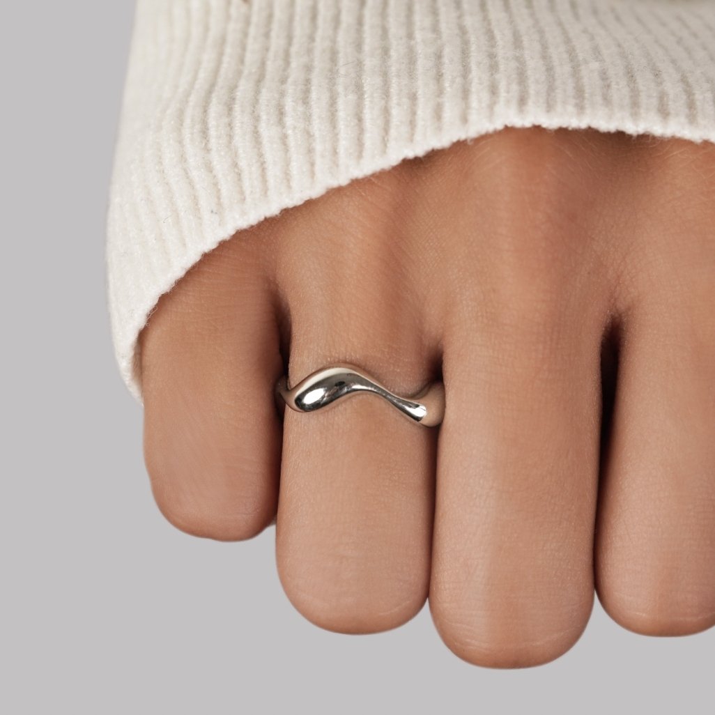 Ariana | Wave Ring in Silver