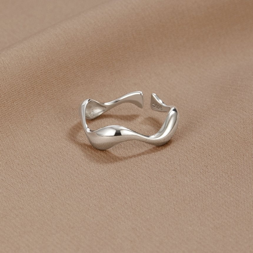 Ariana | Wave Ring in Silver