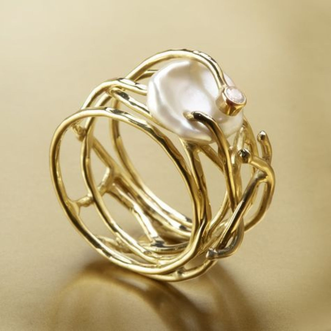 Samira | Fine gold ring and pearls