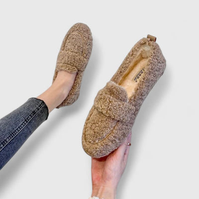 Charity | Warm slippers with elegant design