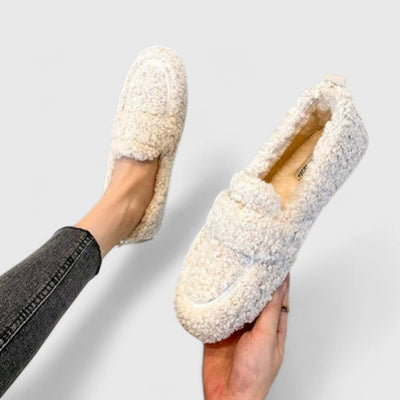 Charity | Warm slippers with elegant design