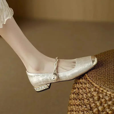 Sue | Elegance with a sparkle