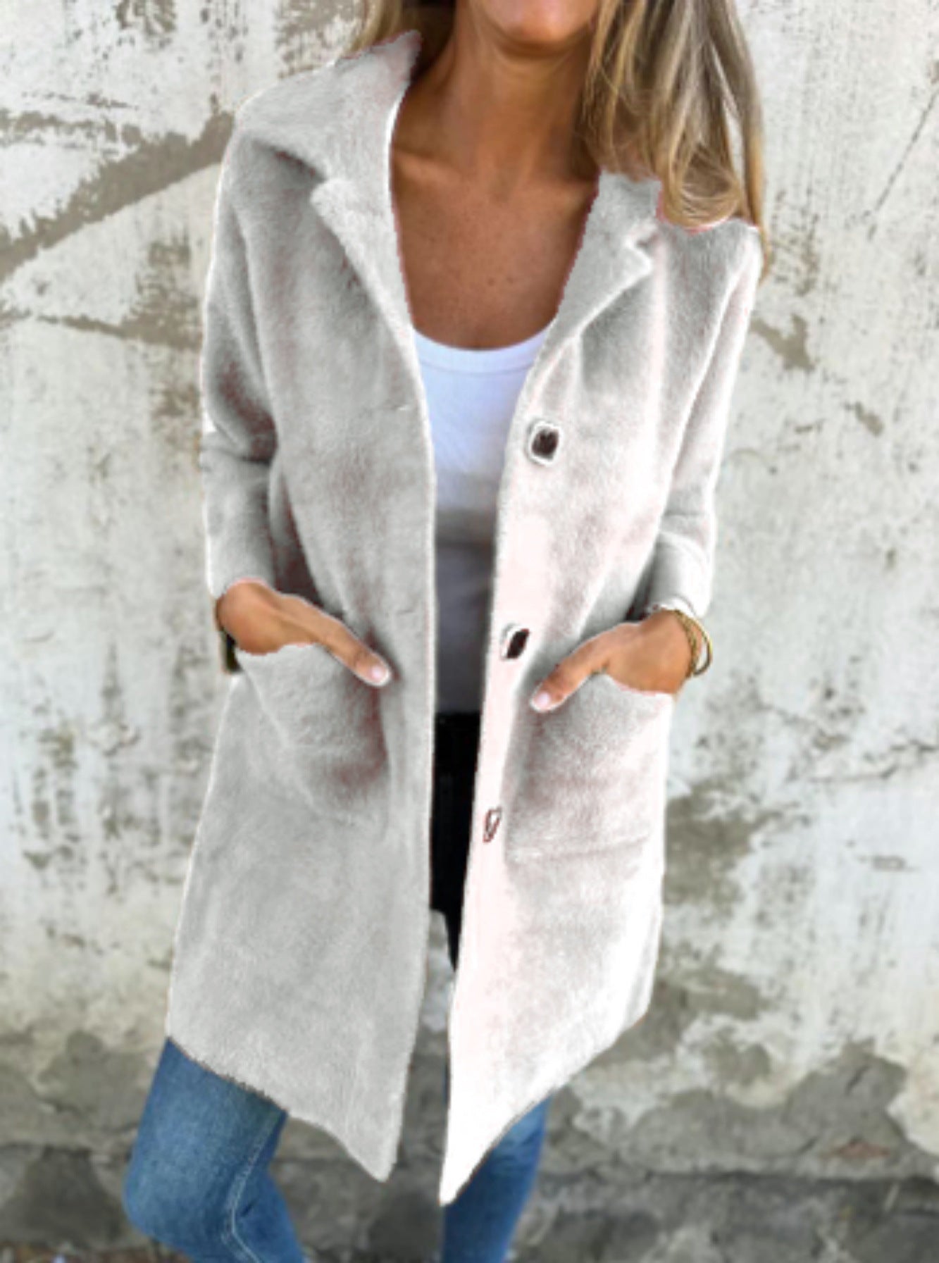 Gwendolyn | Elegant, Coarse Coat