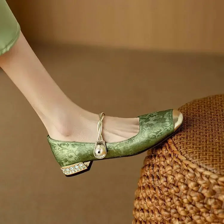 Sue | Elegance with a sparkle