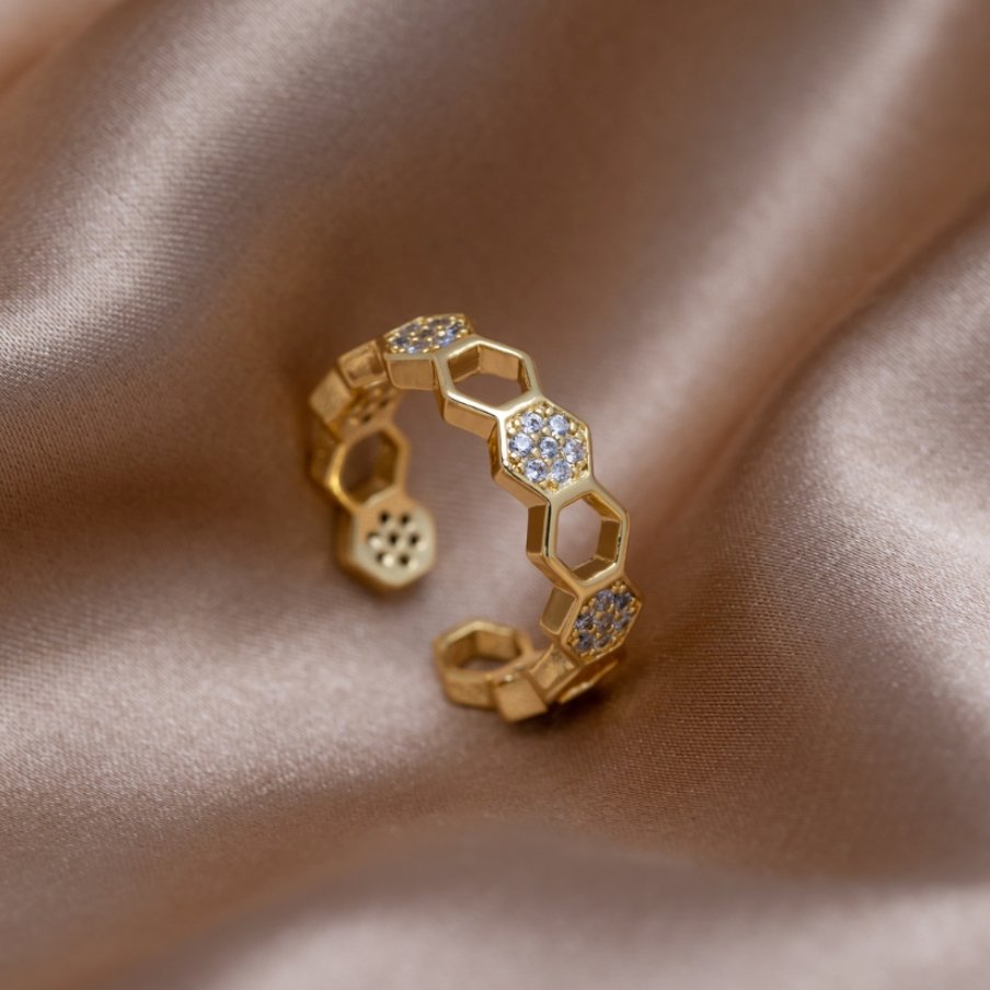 Bina | Gold and Crystal Ring