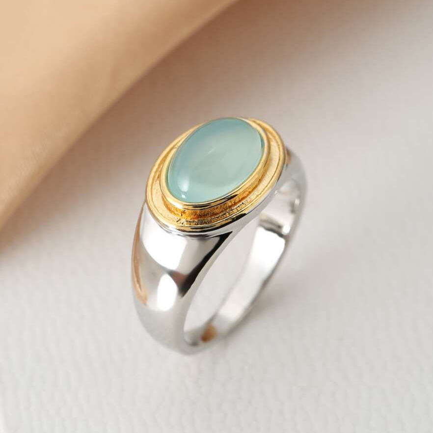 Gabi | Vintage ring in green garnet