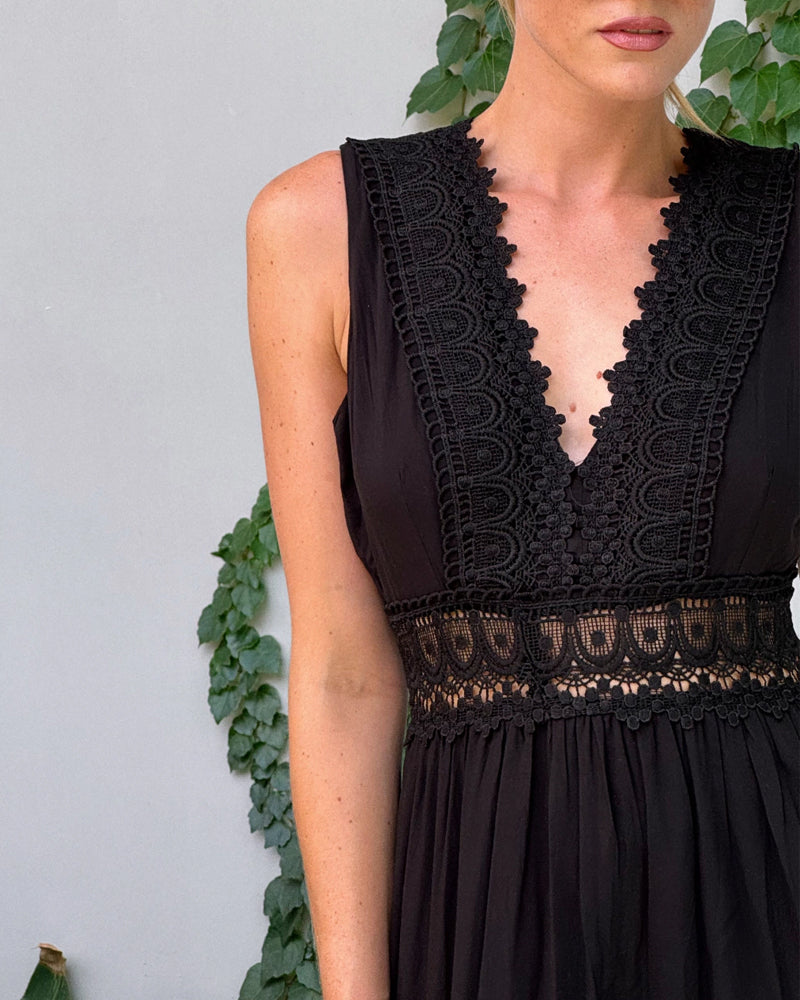 Abigail | Sleeveless Midi Dress in Boho Style with Lace Details