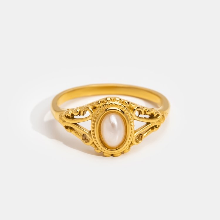 Royal | Vintage Pearl Ring